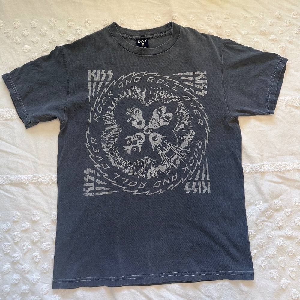 Kiss Grey Graphic Tee 🎸🖤